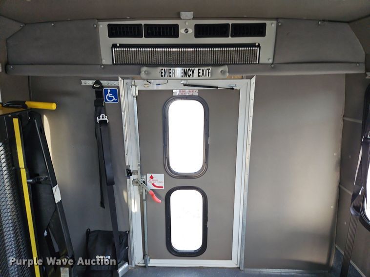 image for item DP2447 2017 Ford Econoline E450  shuttle bus