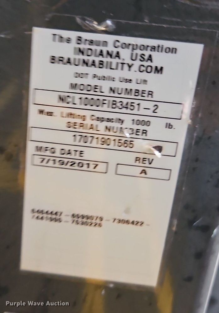 image for item DP2447 2017 Ford Econoline E450  shuttle bus