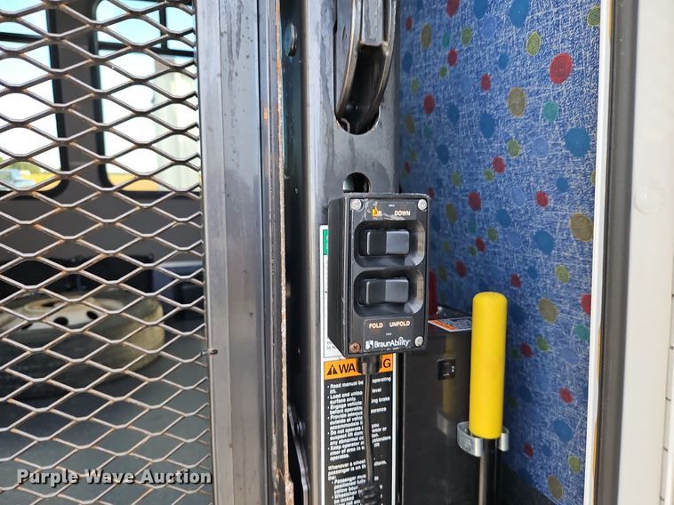 image for item DP2447 2017 Ford Econoline E450  shuttle bus