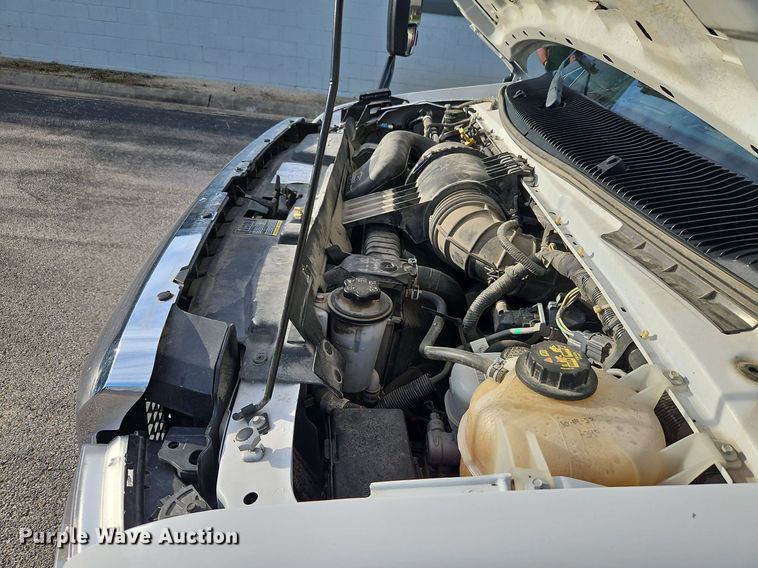 image for item DP2447 2017 Ford Econoline E450  shuttle bus