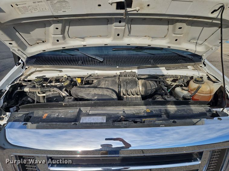 image for item DP2447 2017 Ford Econoline E450  shuttle bus