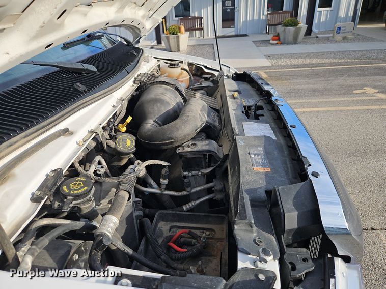 image for item DP2447 2017 Ford Econoline E450  shuttle bus