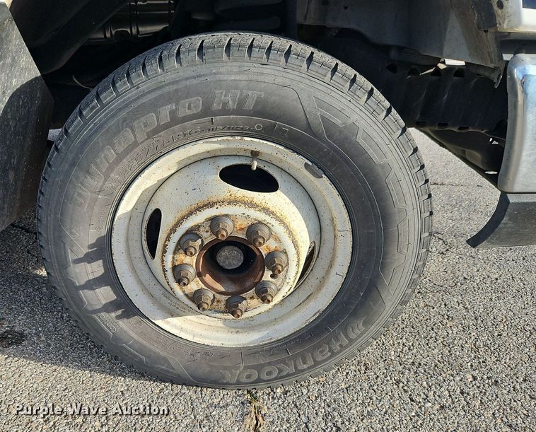 image for item DP2447 2017 Ford Econoline E450  shuttle bus