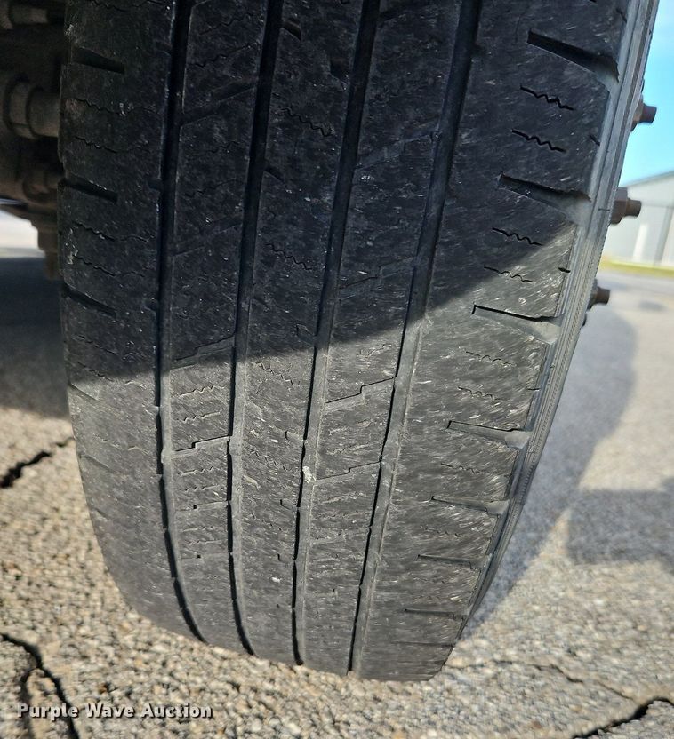 image for item DP2447 2017 Ford Econoline E450  shuttle bus