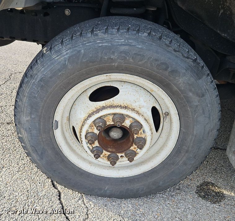 image for item DP2447 2017 Ford Econoline E450  shuttle bus