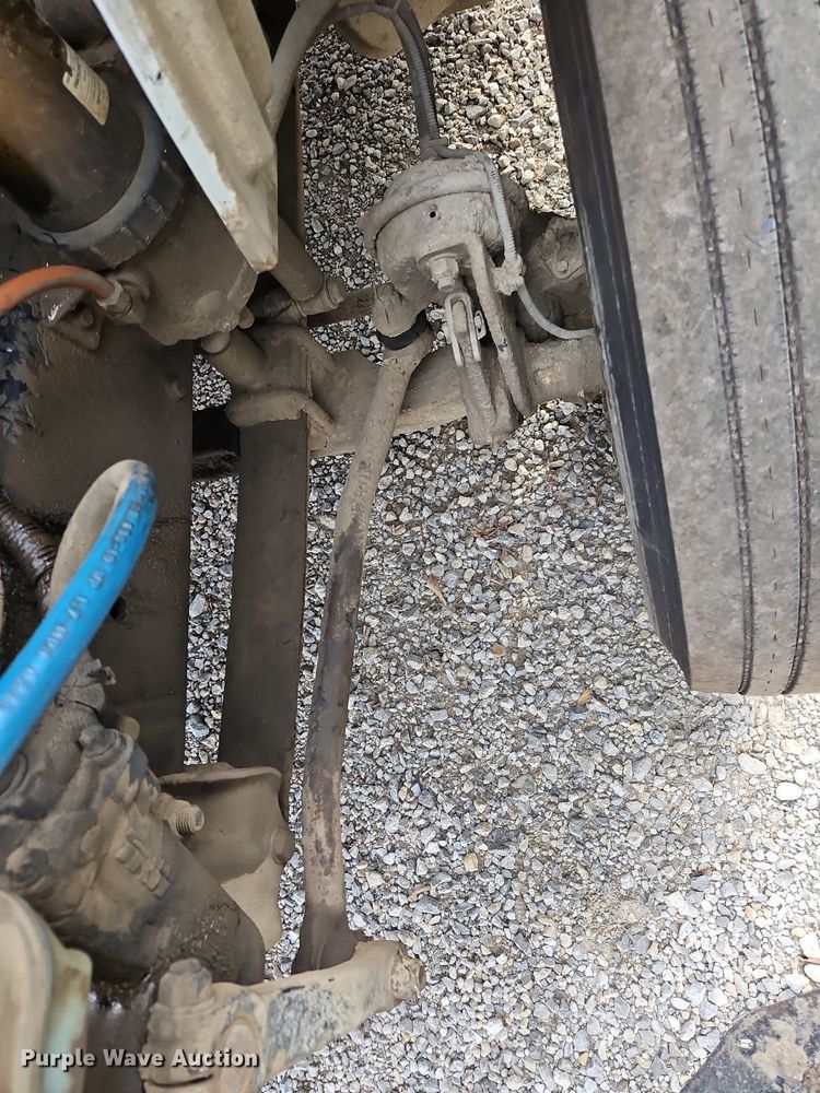 image for item DP2449 2006 Freightliner Business Class M2  semi truck