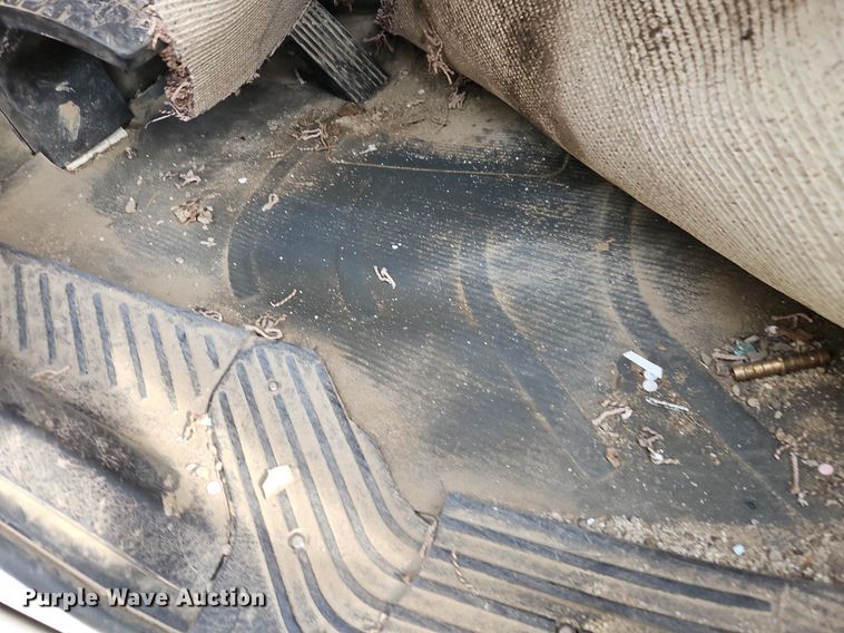 image for item DP2449 2006 Freightliner Business Class M2  semi truck