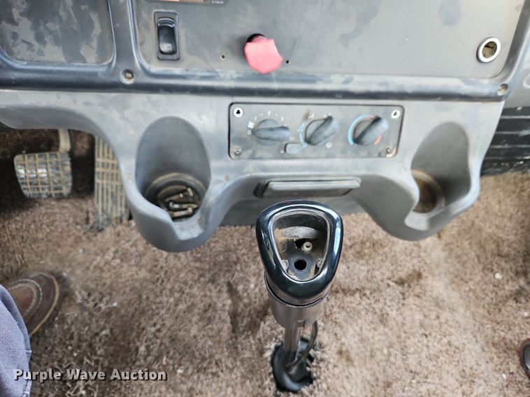 image for item DP2449 2006 Freightliner Business Class M2  semi truck