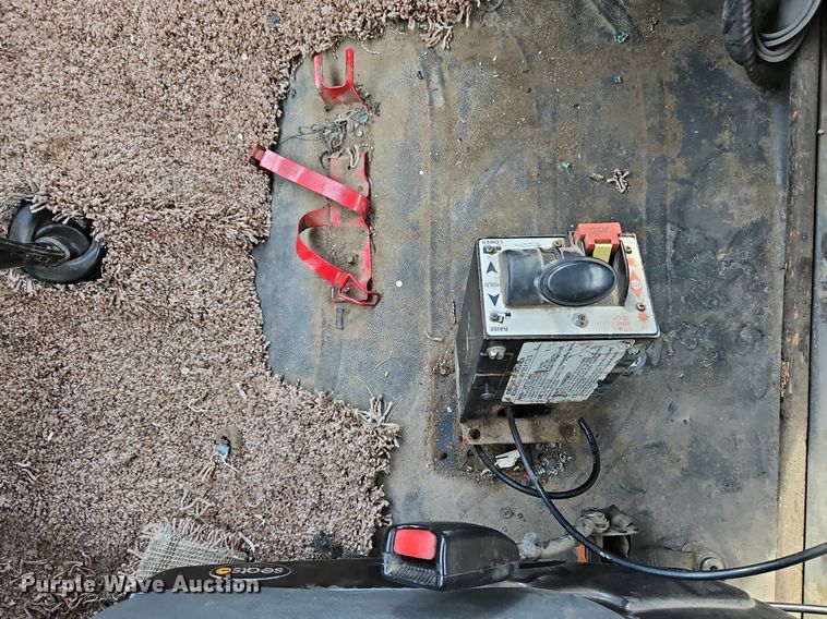 image for item DP2449 2006 Freightliner Business Class M2  semi truck