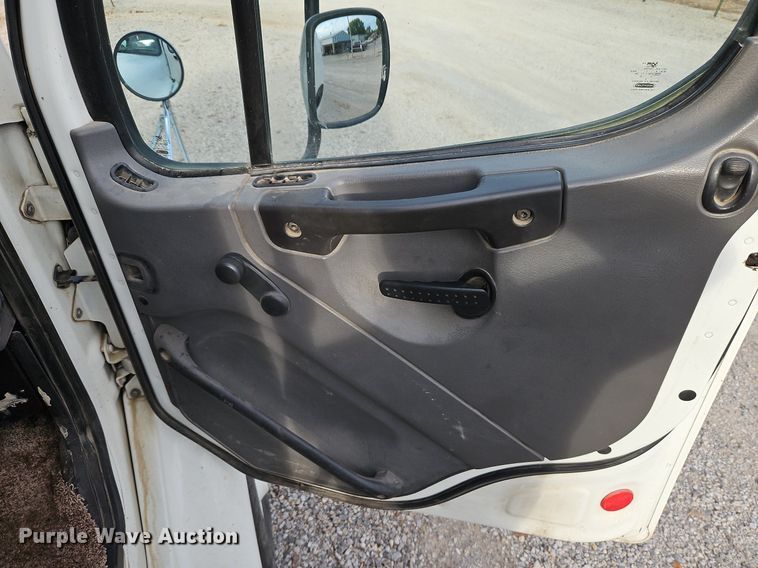 image for item DP2449 2006 Freightliner Business Class M2  semi truck