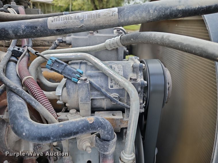 image for item DP2449 2006 Freightliner Business Class M2  semi truck