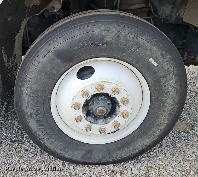 image for item DP2449 2006 Freightliner Business Class M2  semi truck