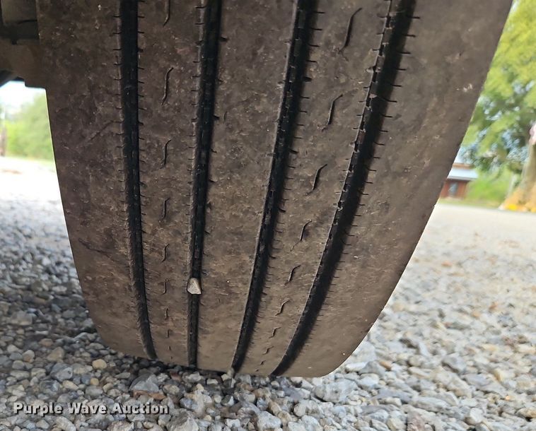 image for item DP2449 2006 Freightliner Business Class M2  semi truck