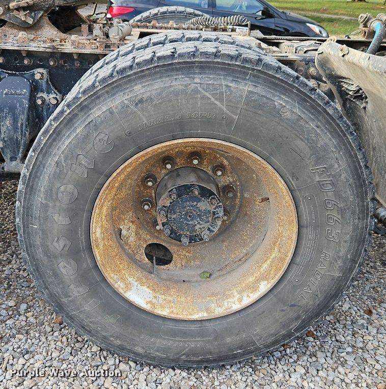 image for item DP2449 2006 Freightliner Business Class M2  semi truck