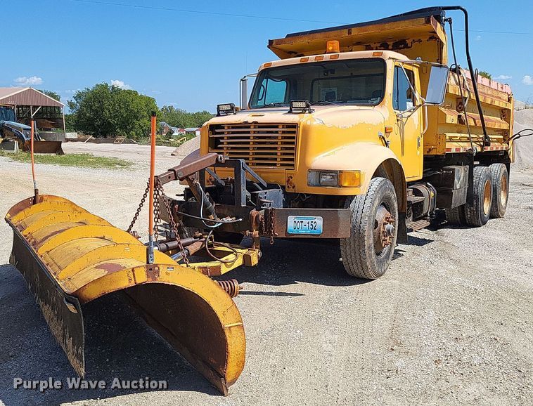 image for item DP5260 1998 International 4900  dump truck