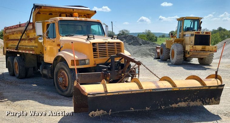 image for item DP5260 1998 International 4900  dump truck