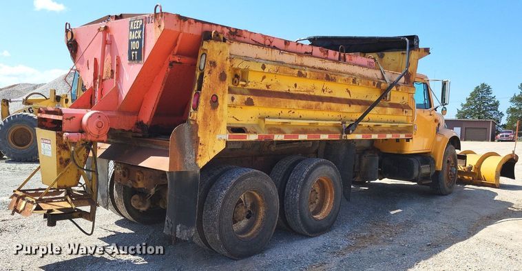 image for item DP5260 1998 International 4900  dump truck