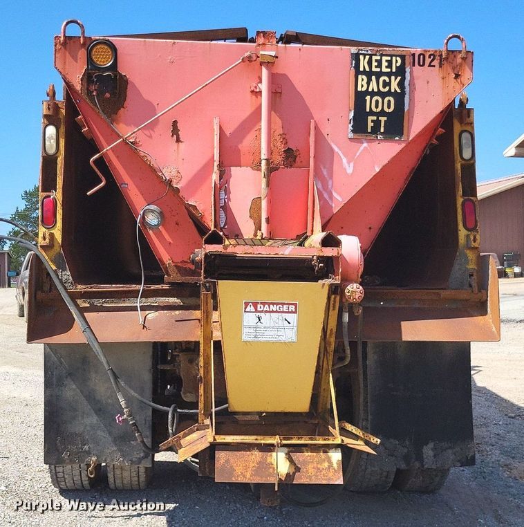 image for item DP5260 1998 International 4900  dump truck