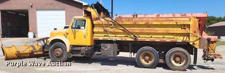 image for item DP5260 1998 International 4900  dump truck