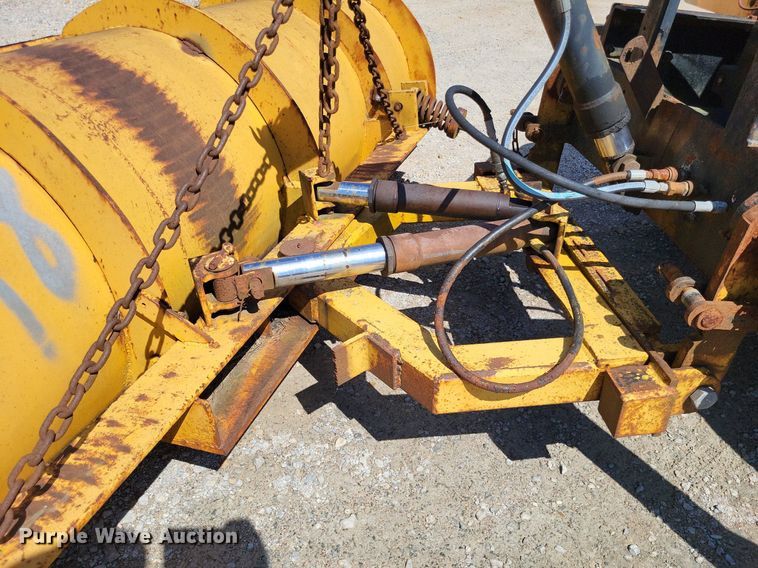 image for item DP5260 1998 International 4900  dump truck