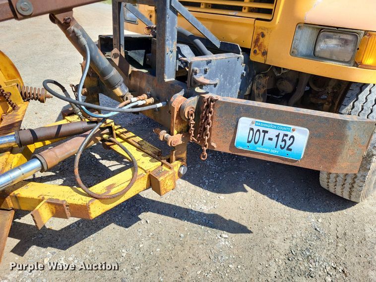 image for item DP5260 1998 International 4900  dump truck