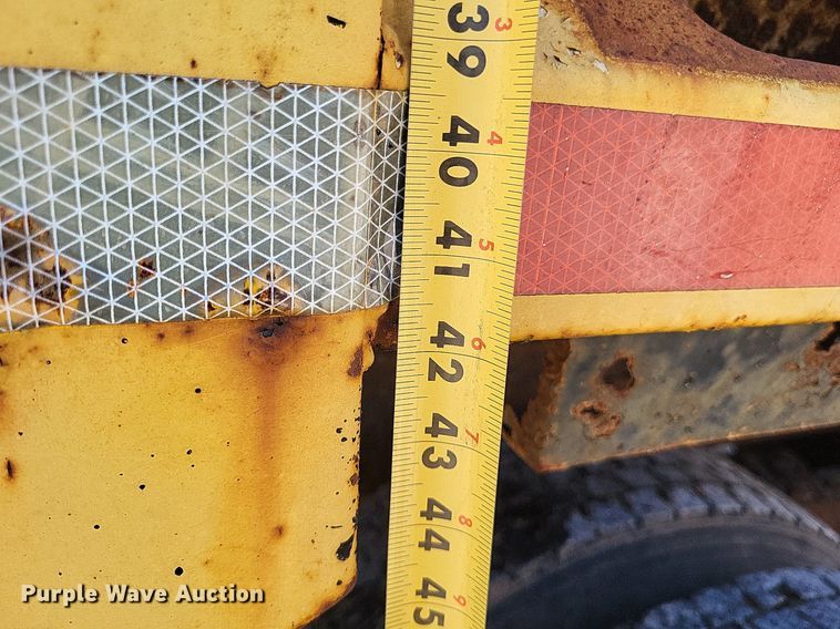 image for item DP5260 1998 International 4900  dump truck