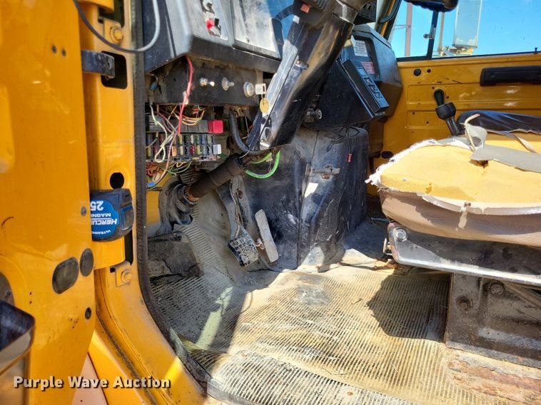 image for item DP5260 1998 International 4900  dump truck