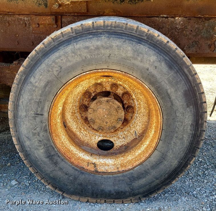 image for item DP5260 1998 International 4900  dump truck