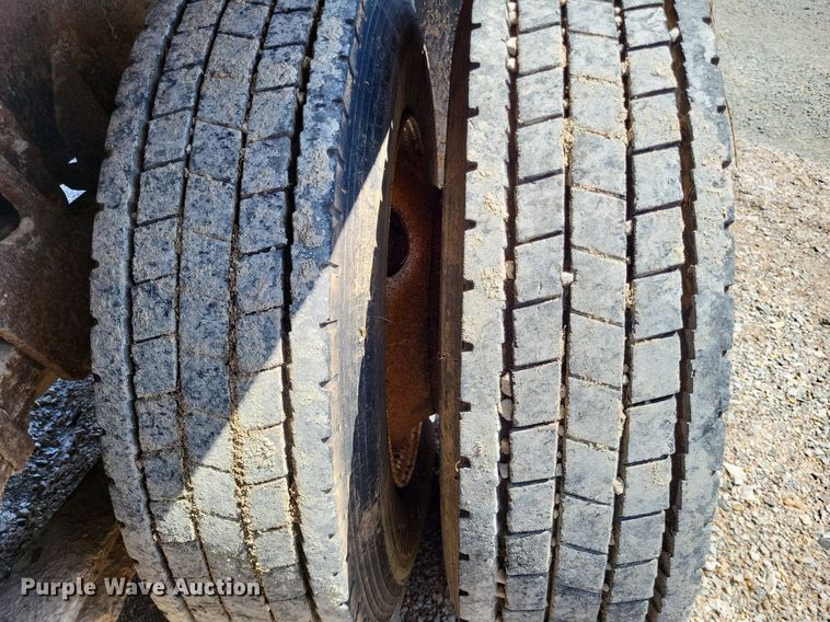 image for item DP5260 1998 International 4900  dump truck