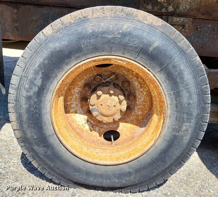 image for item DP5260 1998 International 4900  dump truck