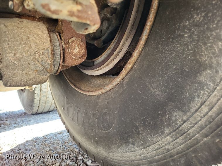 image for item DP5260 1998 International 4900  dump truck