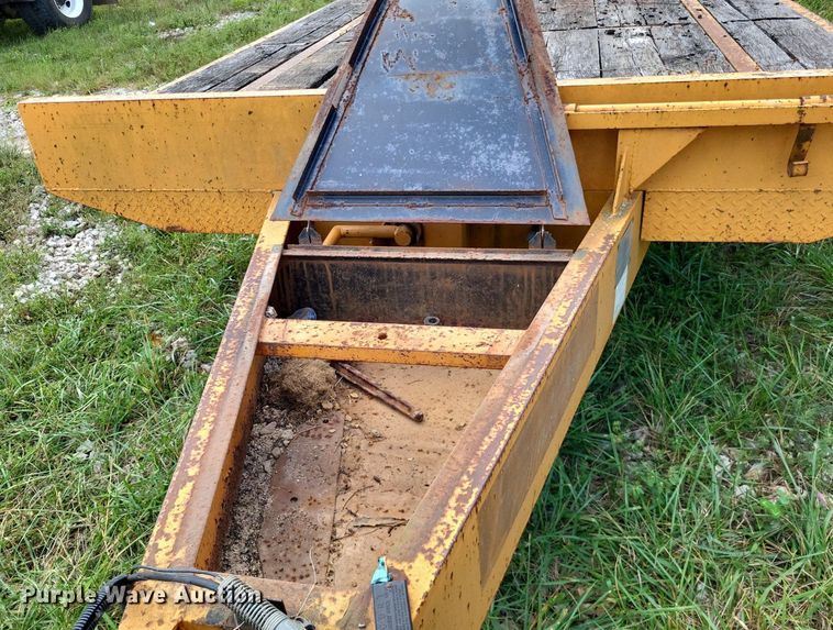 image for item DP5276 2005 Econoline MP1226PP  tilt deck equipment trailer