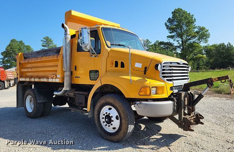 image for item DP5277 2004 Sterling L-Line  dump truck