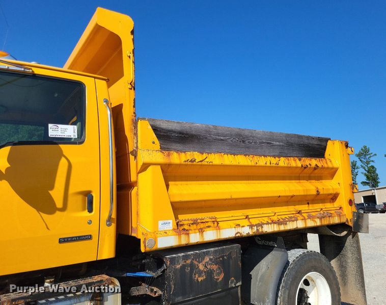 image for item DP5277 2004 Sterling L-Line  dump truck