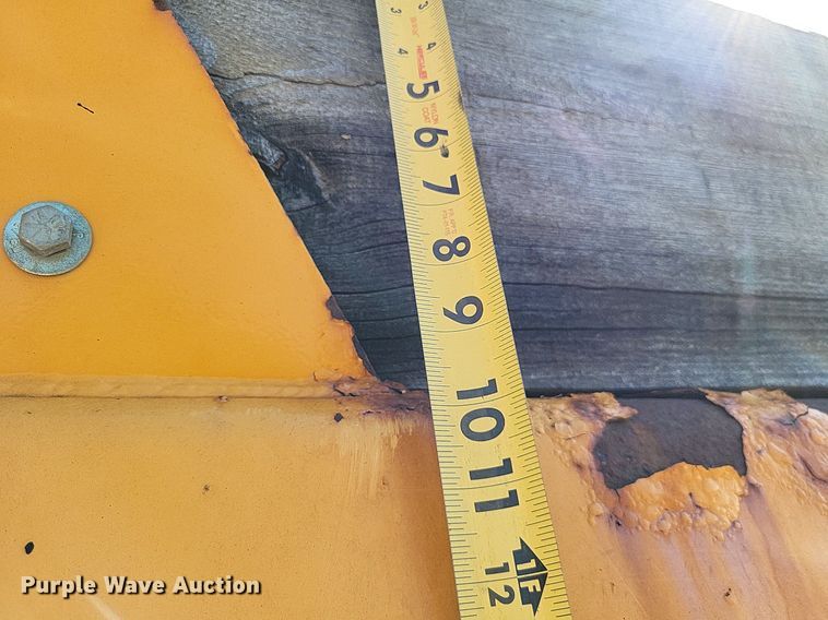 image for item DP5277 2004 Sterling L-Line  dump truck