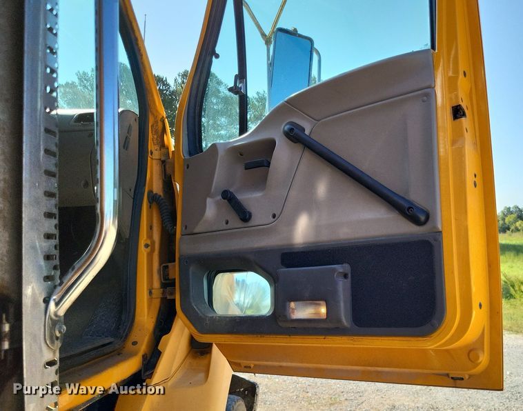 image for item DP5277 2004 Sterling L-Line  dump truck