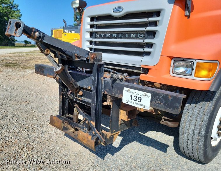 image for item DP5278 2003 Sterling L9500  dump truck