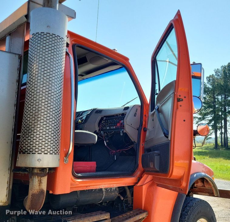 image for item DP5278 2003 Sterling L9500  dump truck