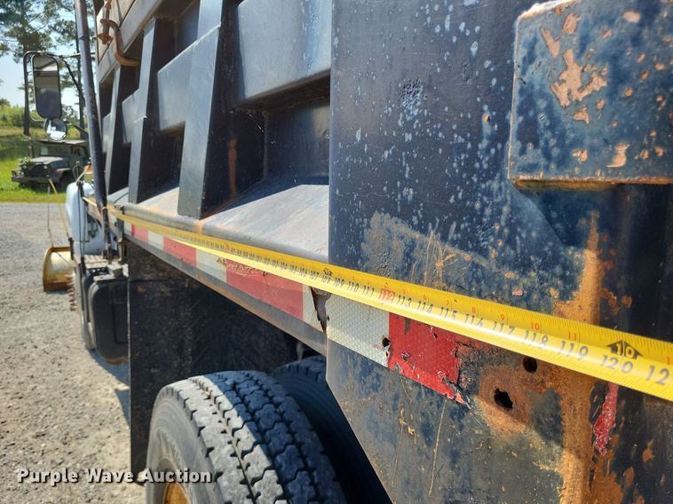 image for item DP5279 1999 GMC C8500  dump truck