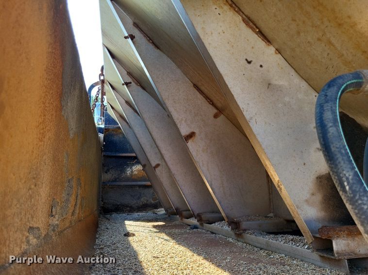 image for item DP5279 1999 GMC C8500  dump truck