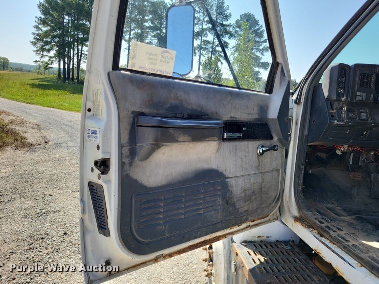 image for item DP5279 1999 GMC C8500  dump truck