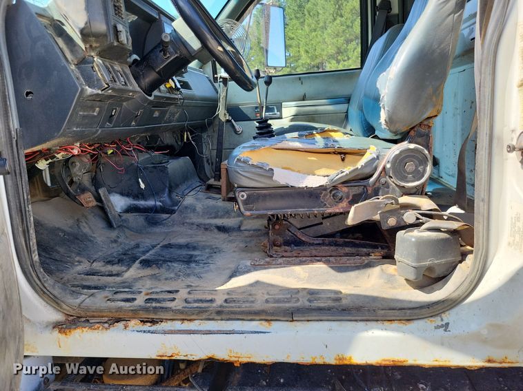 image for item DP5279 1999 GMC C8500  dump truck