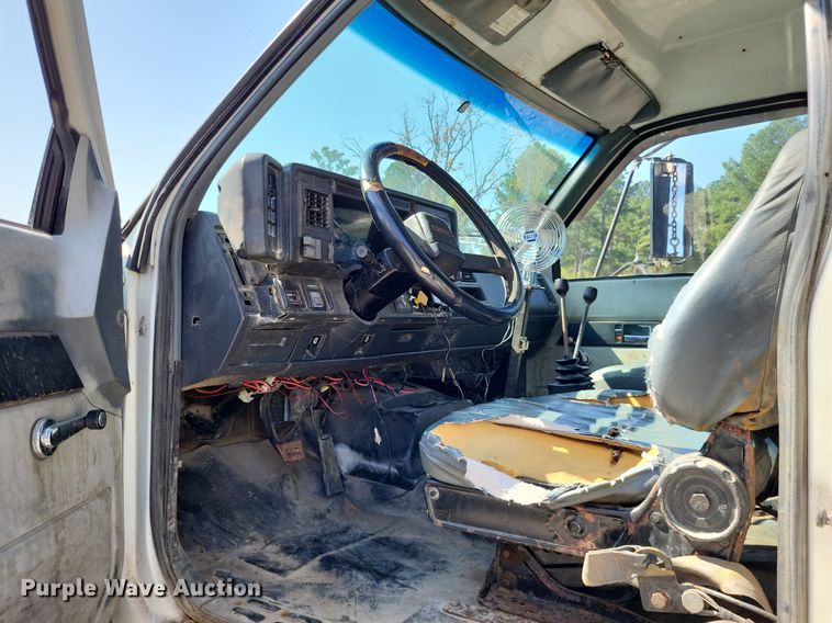 image for item DP5279 1999 GMC C8500  dump truck