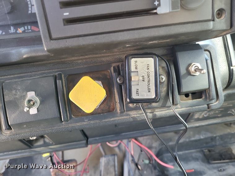 image for item DP5279 1999 GMC C8500  dump truck