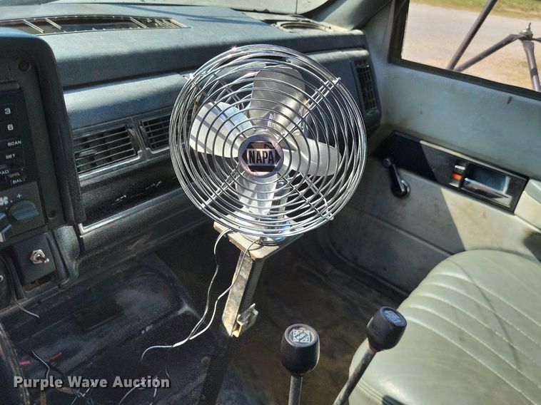 image for item DP5279 1999 GMC C8500  dump truck