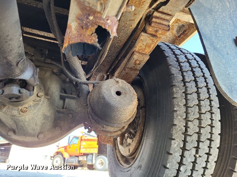 image for item DP5279 1999 GMC C8500  dump truck