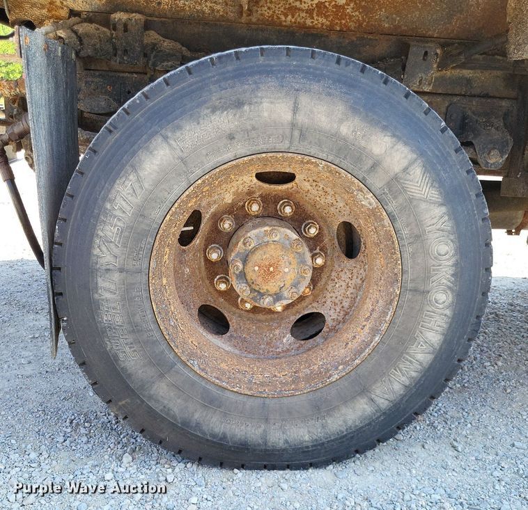 image for item DP5279 1999 GMC C8500  dump truck