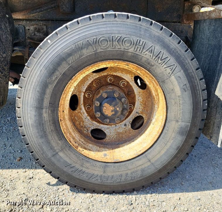 image for item DP5279 1999 GMC C8500  dump truck