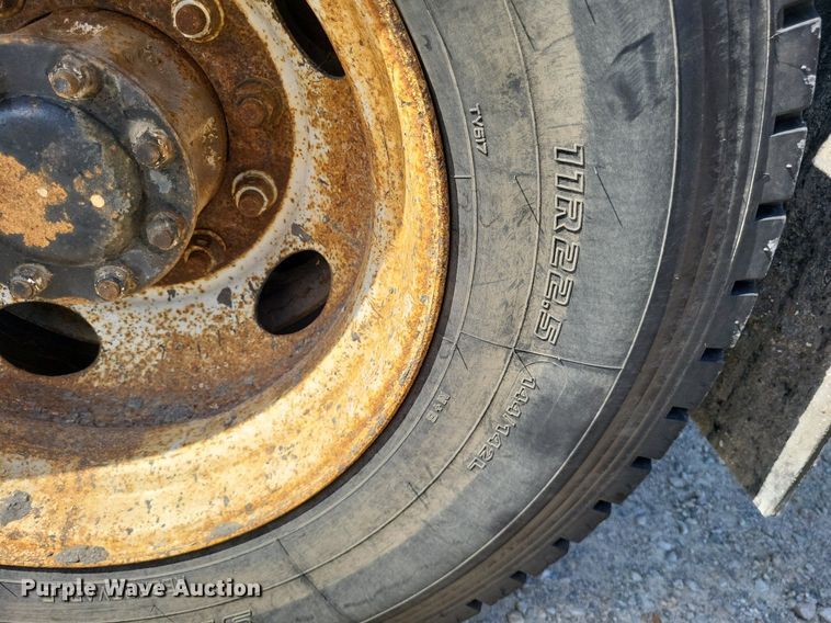 image for item DP5279 1999 GMC C8500  dump truck