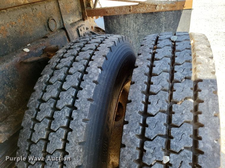 image for item DP5279 1999 GMC C8500  dump truck